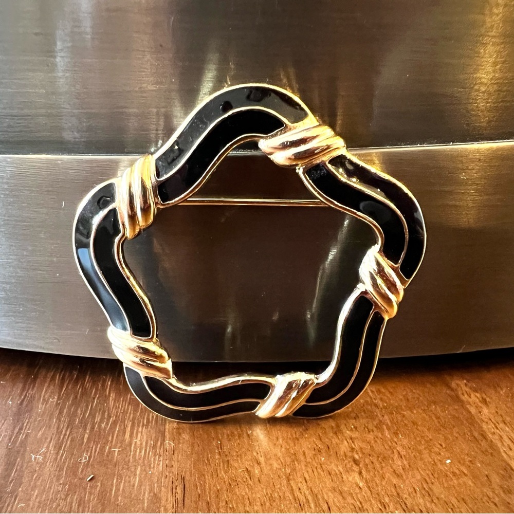 Vintage Trifari Wave Brooch